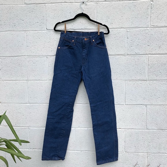 Wrangler High Waisted Mom Jeans - Picture 2 of 4